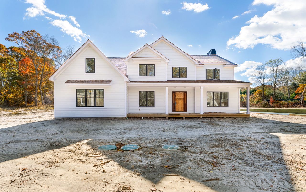 Exterior, Facade, Farmhouse