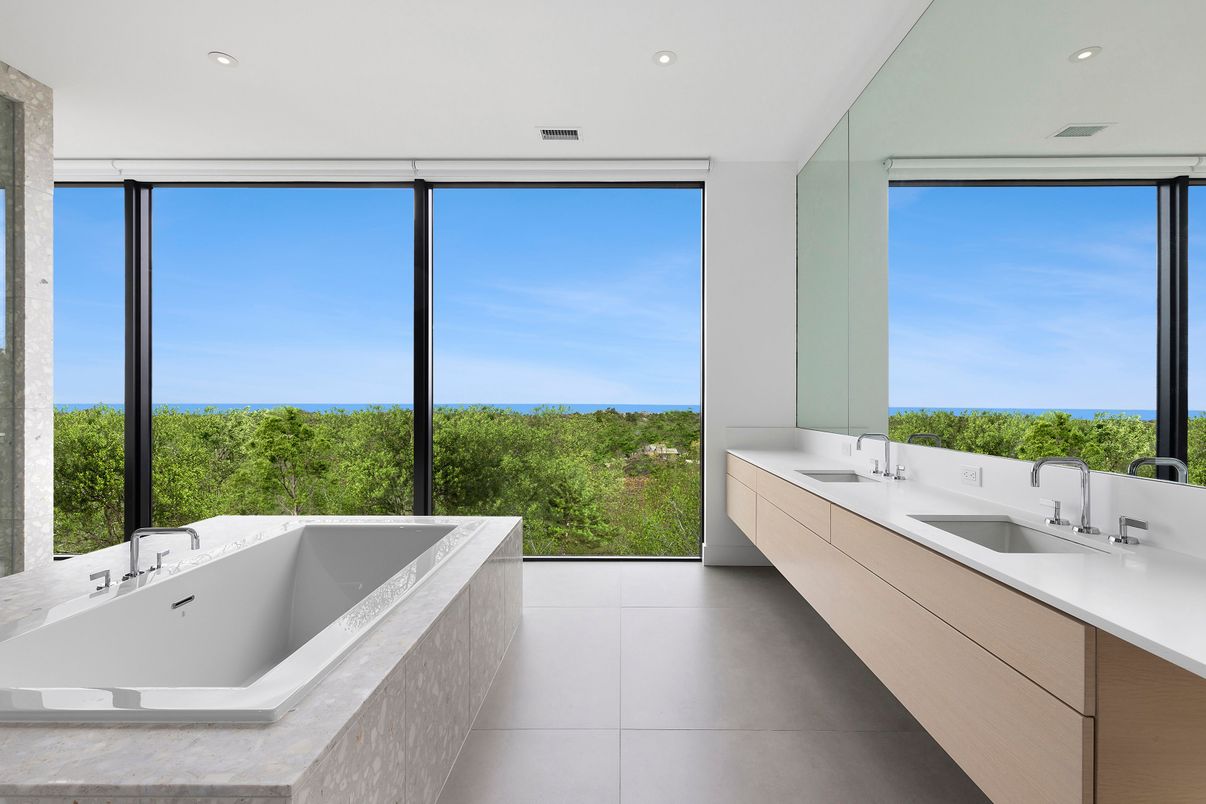 Bathroom, Dual Sink Vanities, Interior, Recessed Lighting, Water