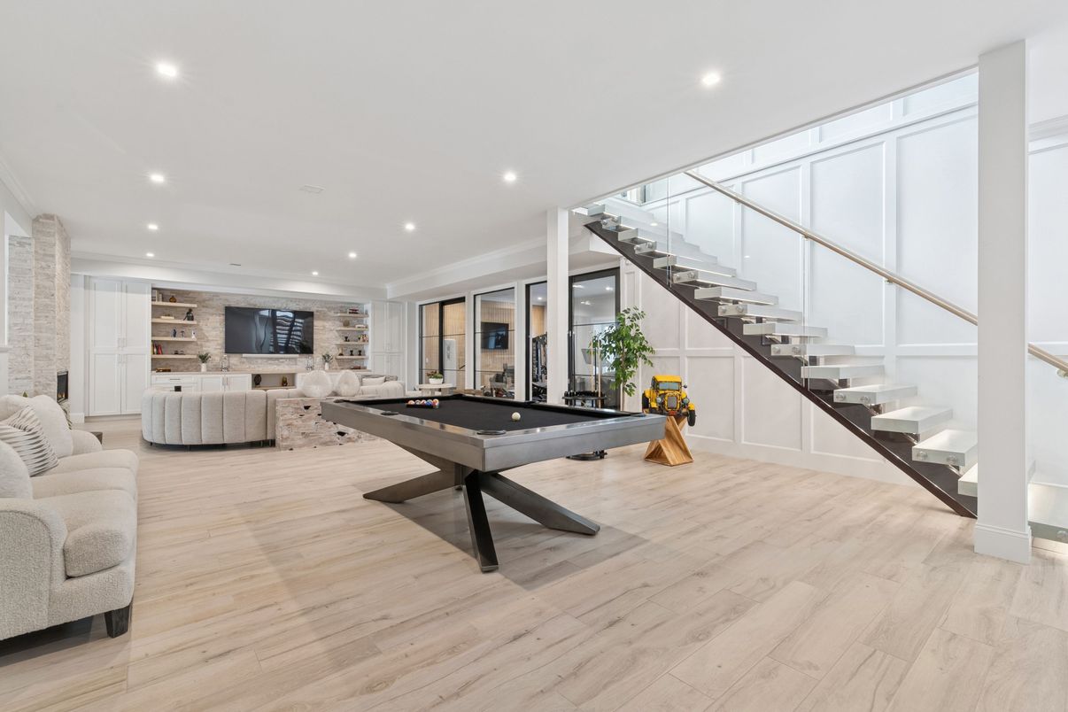 Billiard Table, Game Room, Interior, Living room, Recessed Lighting, Wood Texture Flooring