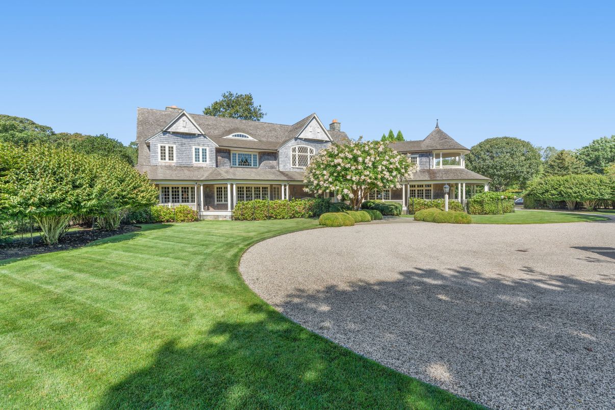 Backyard, Exterior, Facade, French Provincial