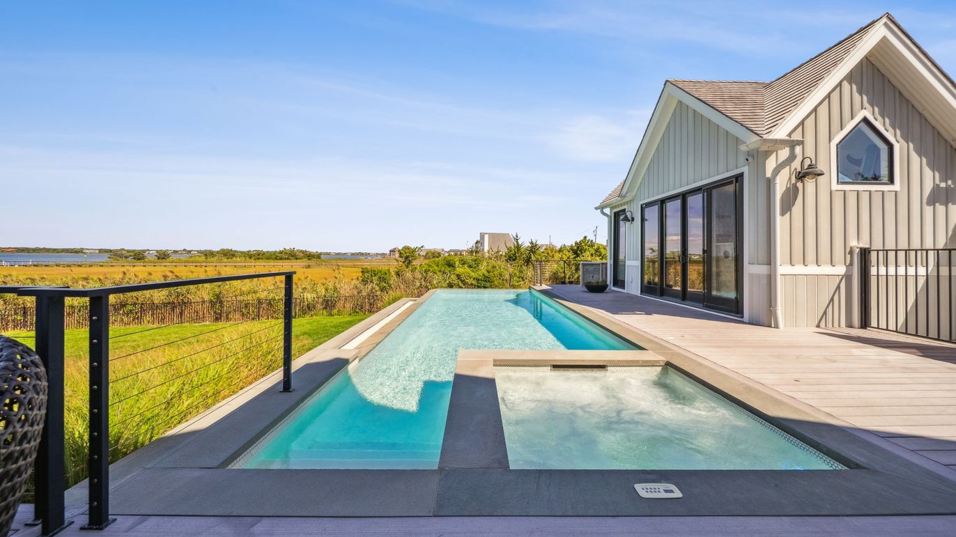 Exterior, Pool, Water