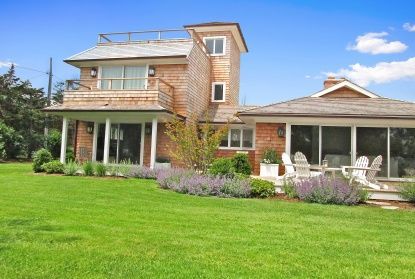 Backyard, Exterior, Facade, Brick Facade, American Foursquare