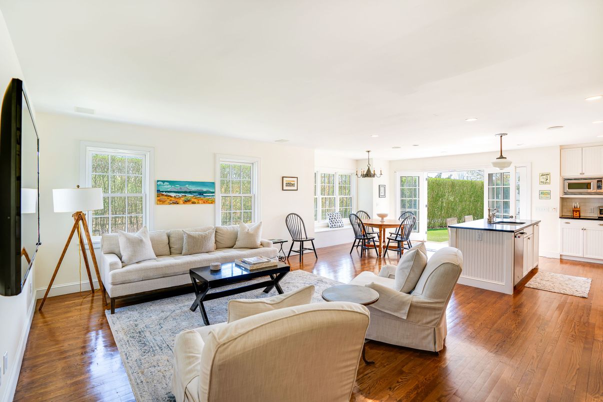 Dining room, Interior, Kitchen, Living room, Pendant Lights, Recessed Lighting, Wood Texture Flooring