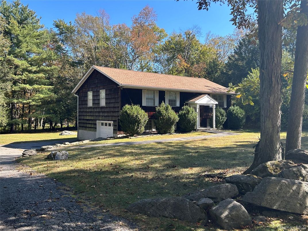 Backyard, Exterior, Facade, Split Level