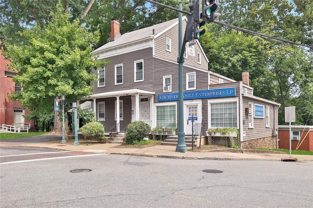 Exterior, Facade, Queen Anne Victorian