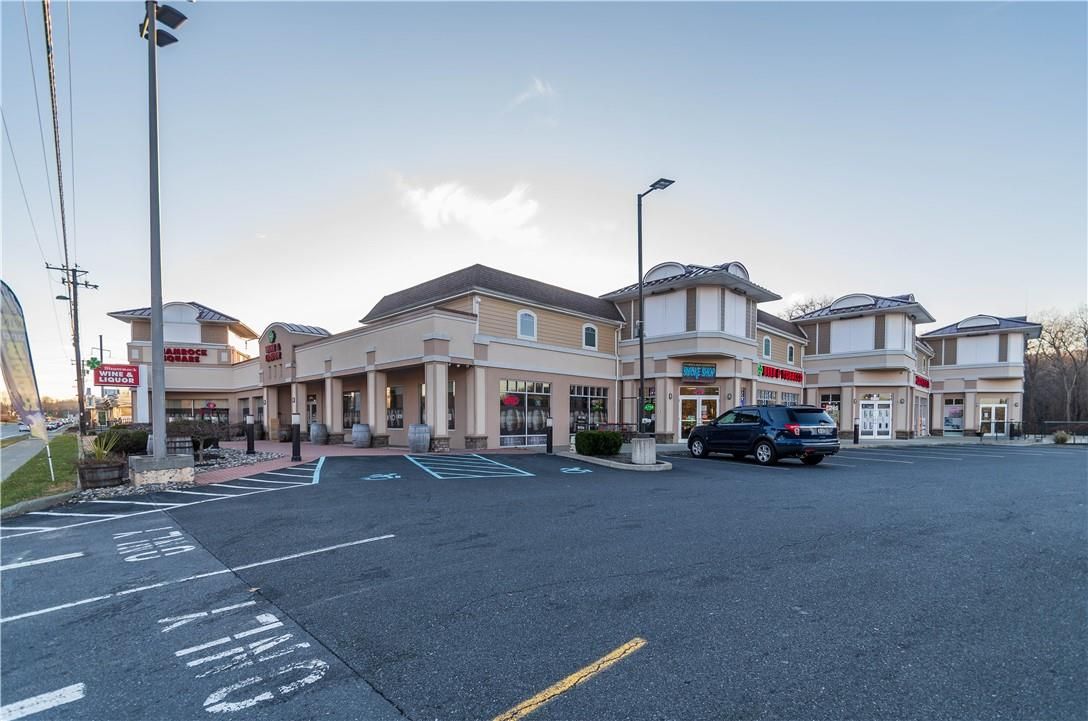 Exterior, Facade, Mediterranean