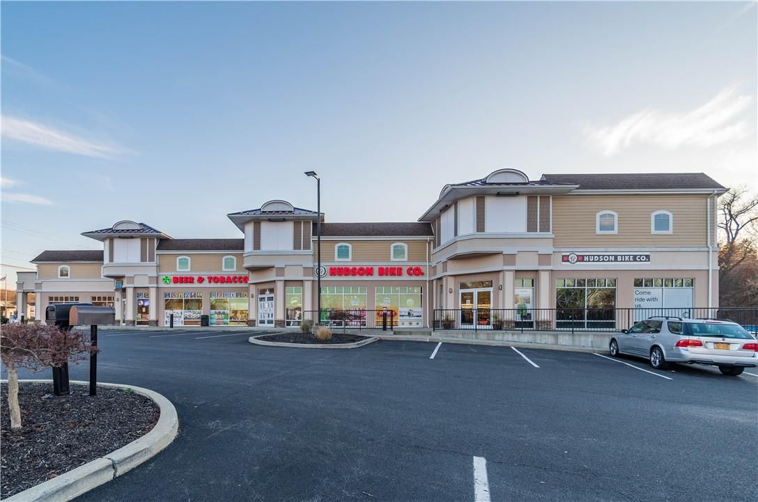 Attached, Exterior, Facade, Mediterranean