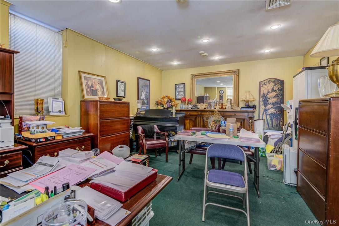 Dining room, Interior, Piano, Recessed Lighting