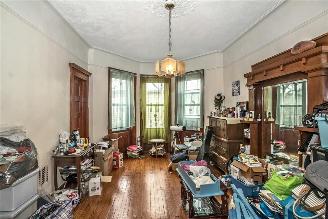 Interior, Pendant Lights, Wood Texture Flooring