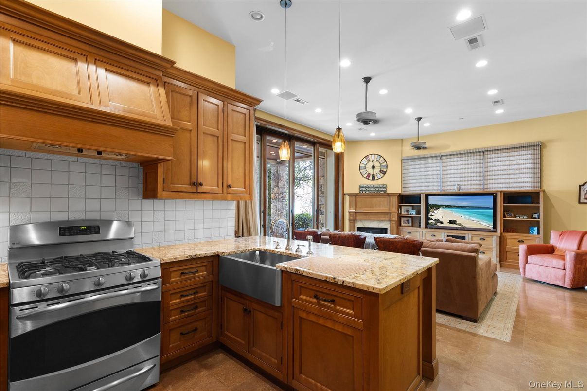 Fireplace, Interior, Kitchen, Living room, Pendant Lights, Recessed Lighting, Stainless Steel Appliances