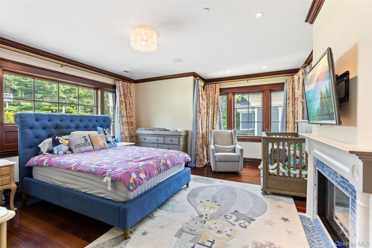 Bedroom, Fireplace, Interior, Recessed Lighting, Wood Texture Flooring