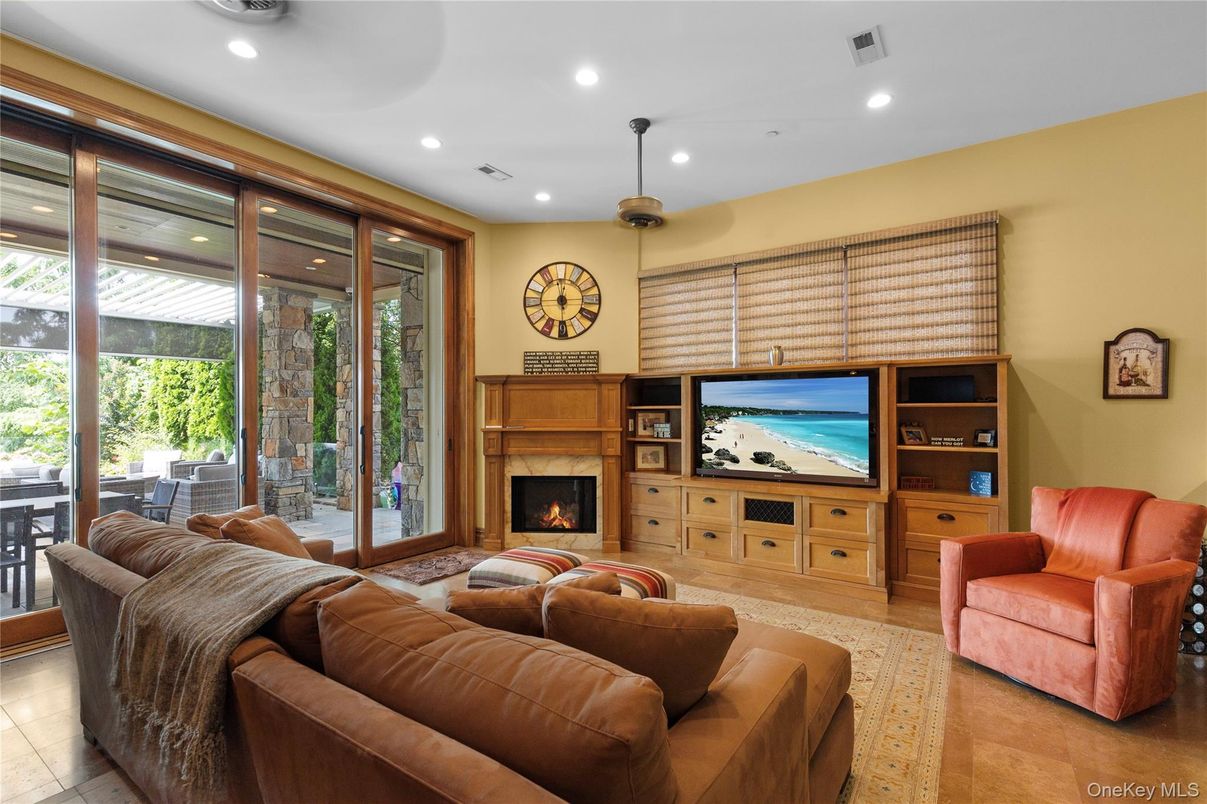 Fireplace, Interior, Living room, Pendant Lights, Recessed Lighting