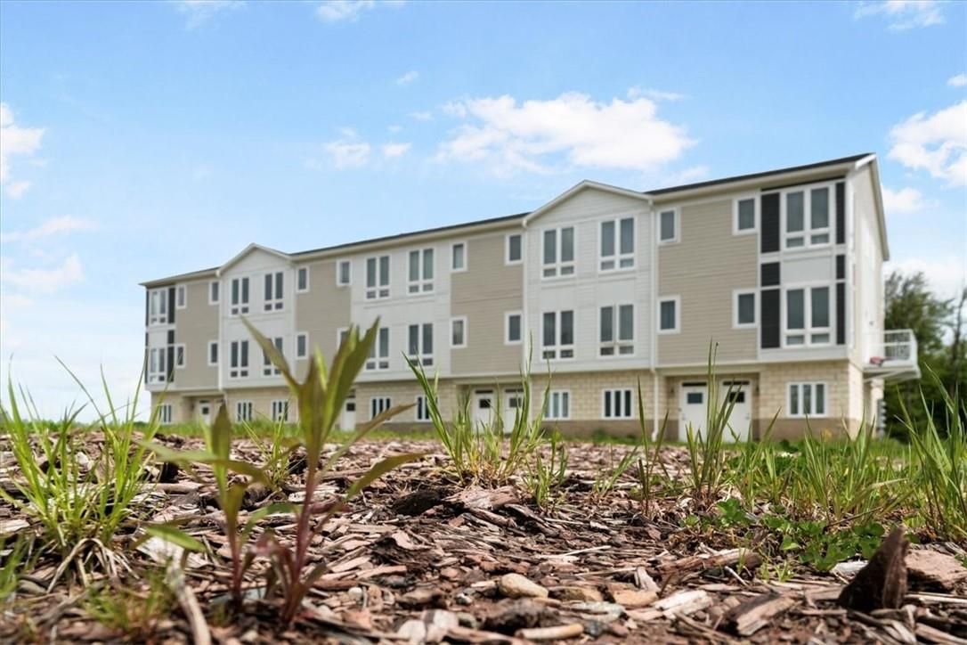 Backyard, Exterior, Facade, Rowhouse