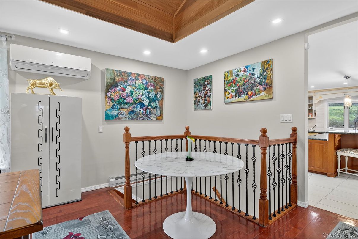 Interior, Pendant Lights, Recessed Lighting, Wood Texture Flooring