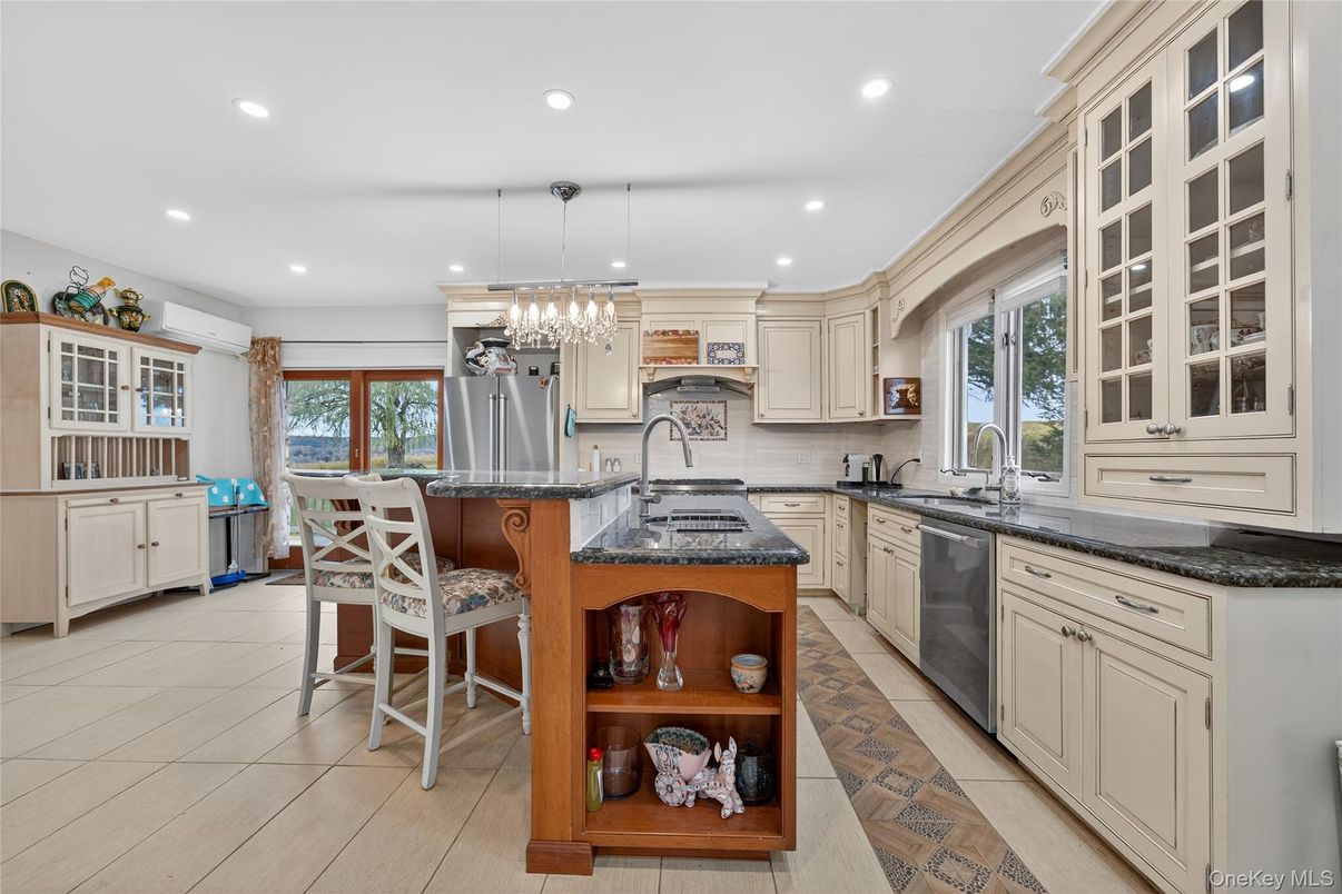 Chandelier, Dining room, Interior, Kitchen, Pendant Lights, Recessed Lighting