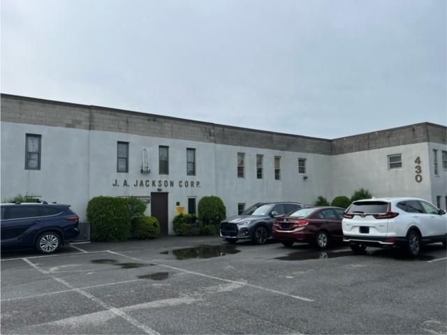 Exterior, Facade, Condo Building