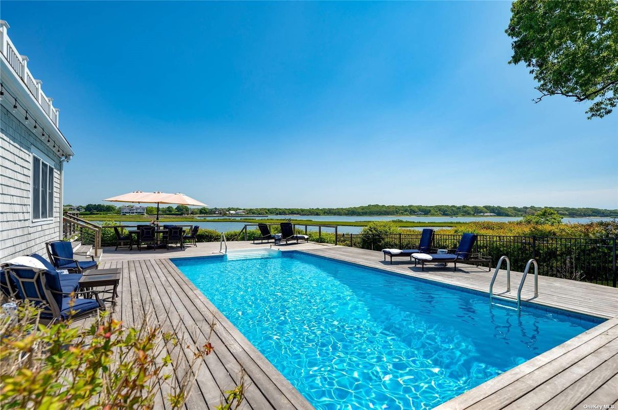 Exterior, Pool, Water