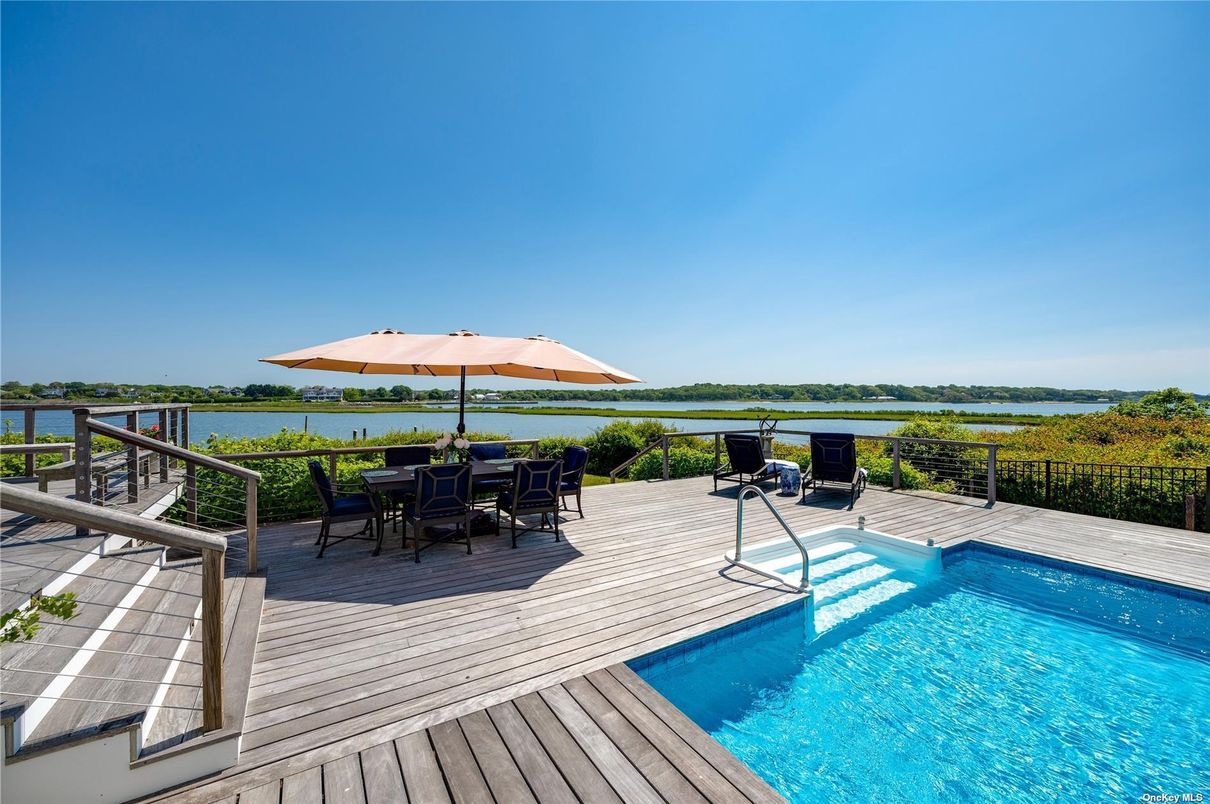 Exterior, Pool, Water