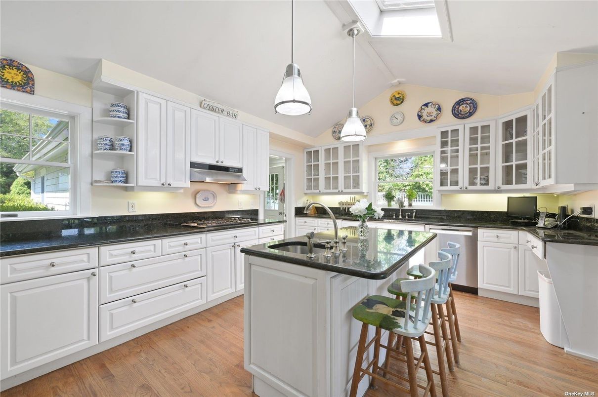 Interior, Kitchen, Pendant Lights, Wood Texture Flooring