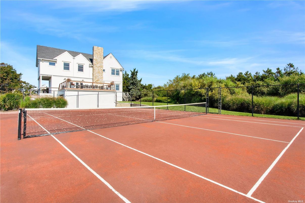 Exterior, Tennis Courts
