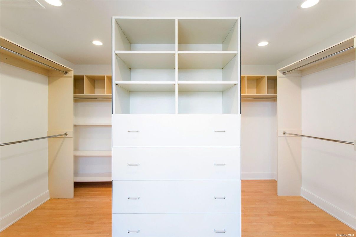 Interior, Recessed Lighting, Walk-in Closets, Wood Texture Flooring