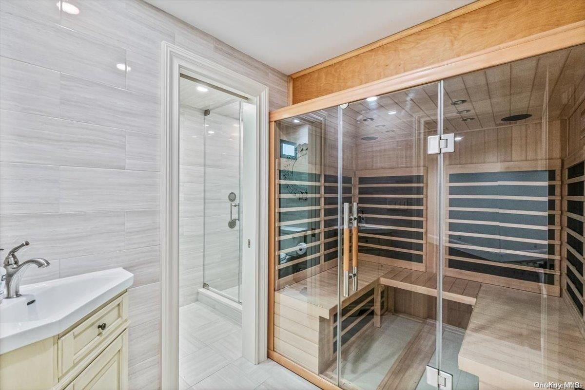 Bathroom, Glass Shower, Interior, Recessed Lighting, Sauna Room