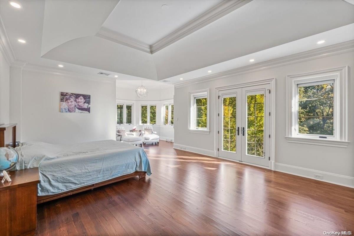 Bedroom, Interior, Pendant Lights, Recessed Lighting, Wood Texture Flooring