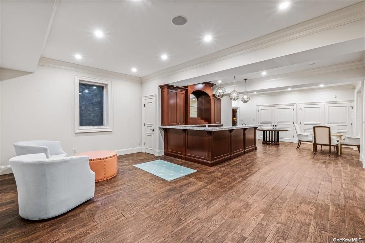 Interior, Pendant Lights, Recessed Lighting, Wood Texture Flooring