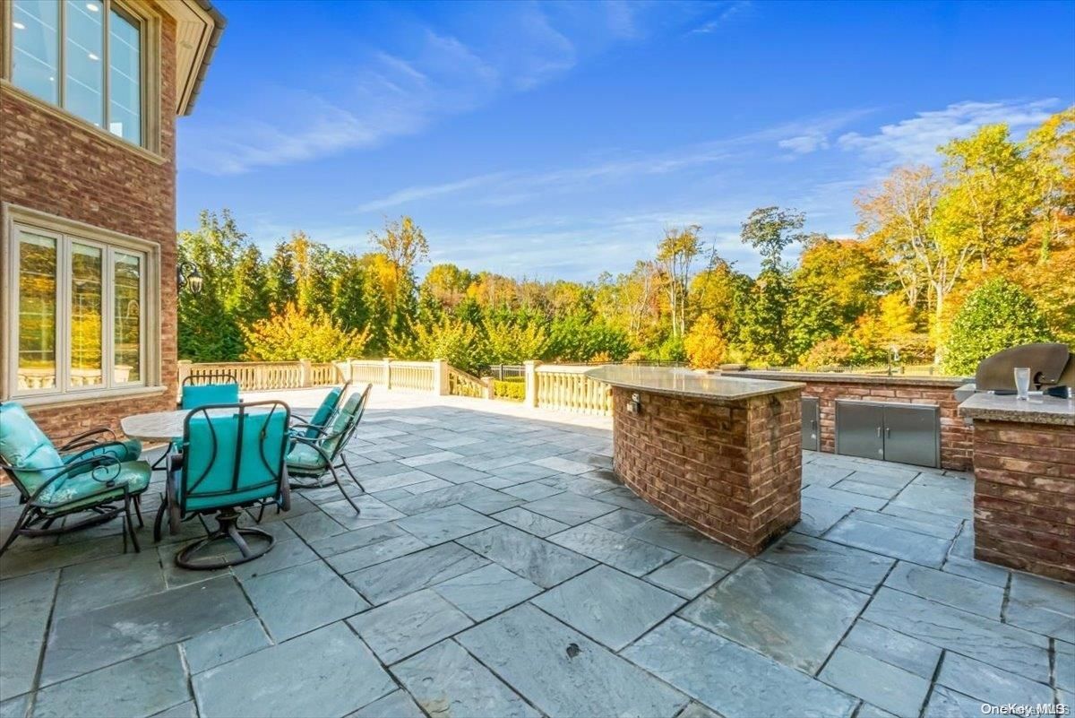 Exterior, Outdoor Kitchen