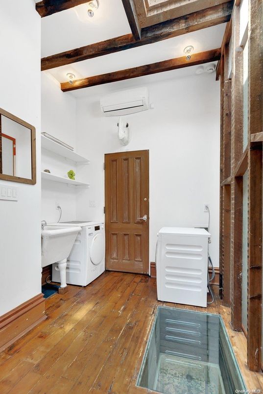 Interior, Washer, Wood Texture Flooring