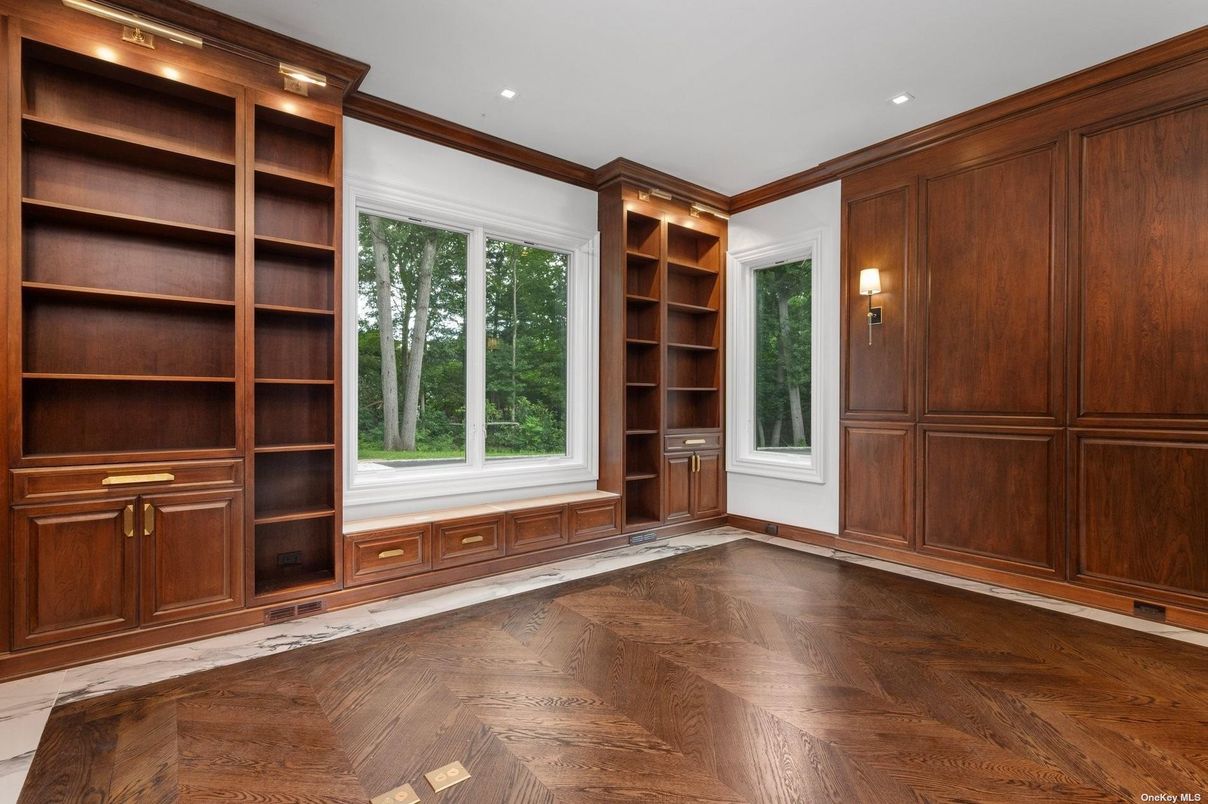 Empty room, Interior, Recessed Lighting, Wood Texture Flooring
