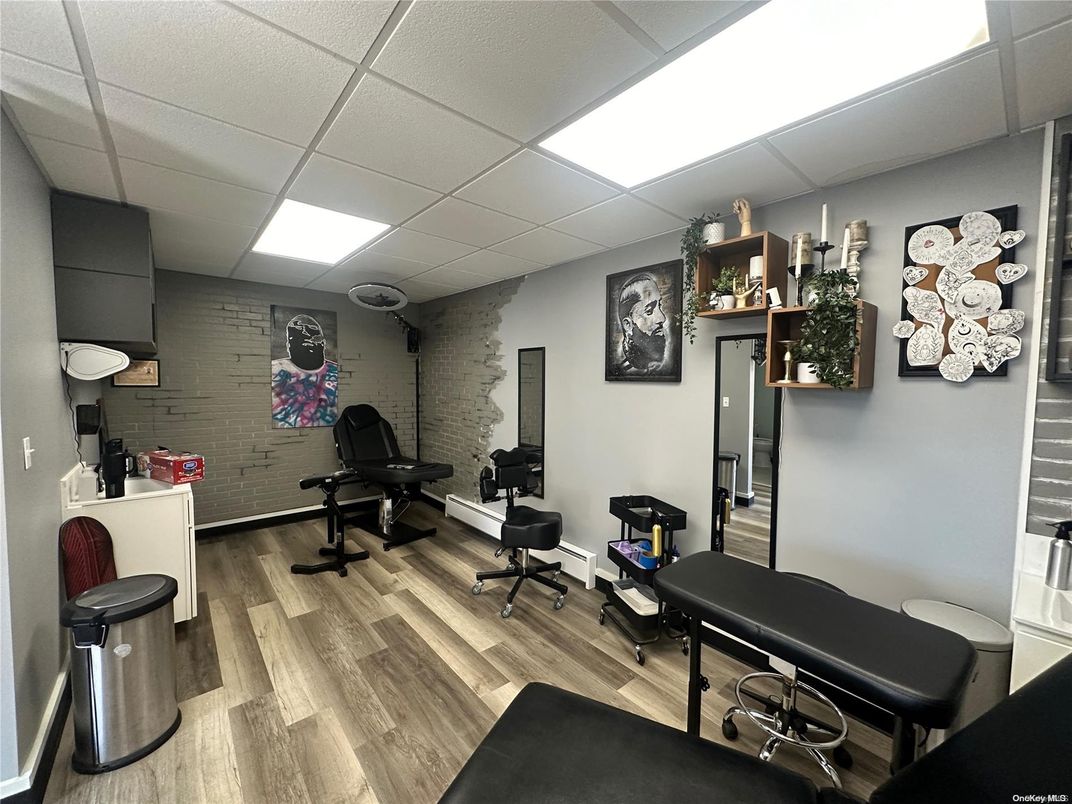 Fitness Equipment, Interior, Recessed Lighting, Stone Walls, Wood Texture Flooring