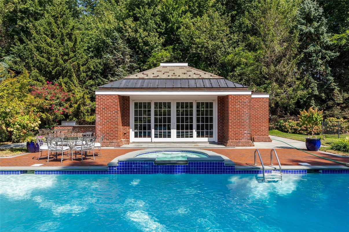 Exterior, Pool, Solar Panels