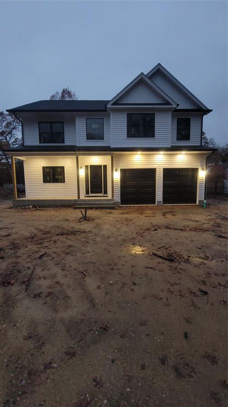 Attached, Exterior, Facade, Farmhouse