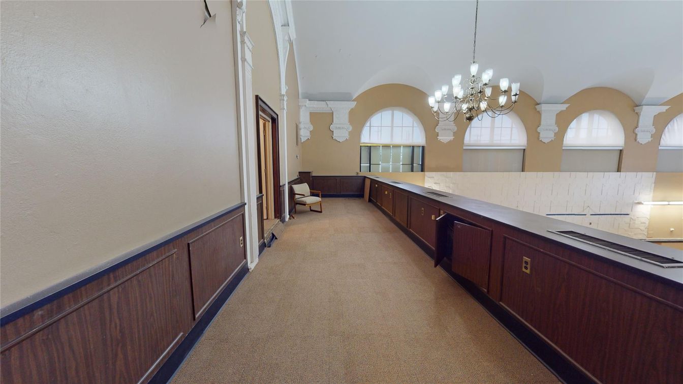 Chandelier, Interior