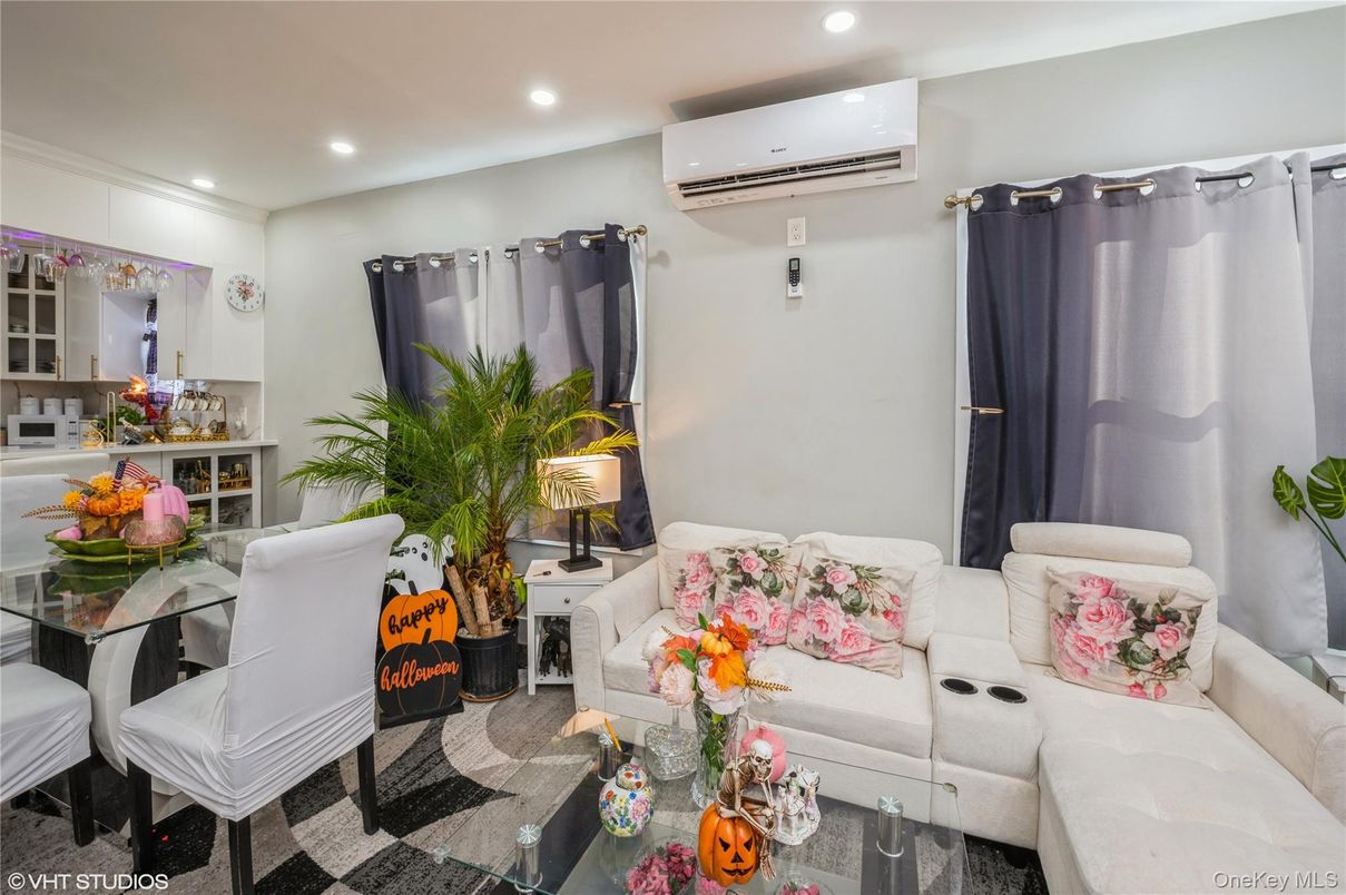 Dining room, Interior, Living room, Recessed Lighting