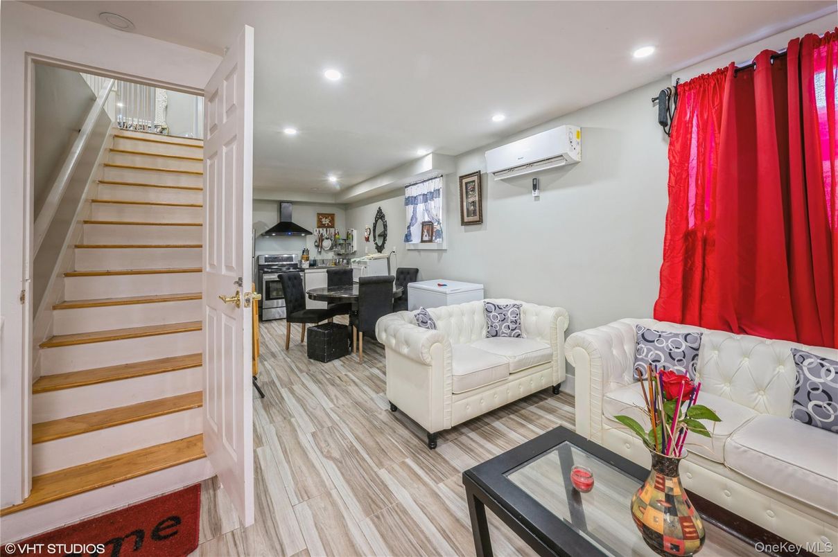 Dining room, Interior, Recessed Lighting