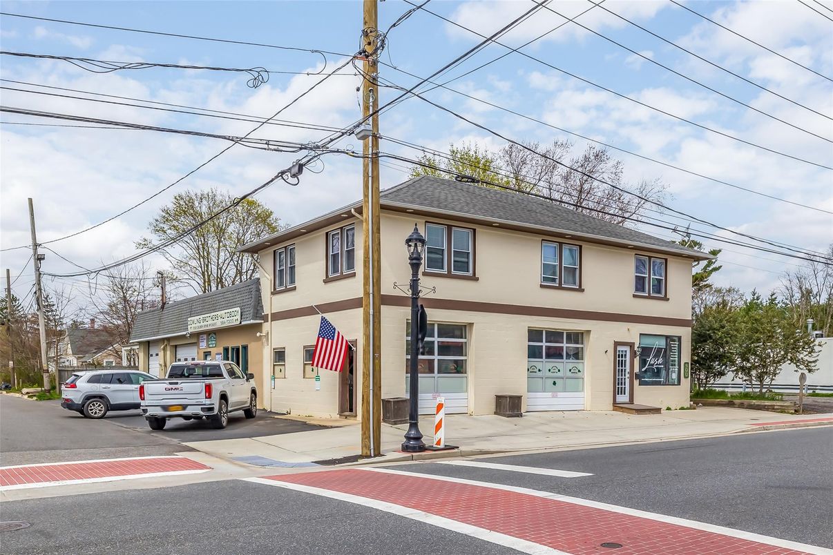 Attached, Exterior, Facade, Georgian