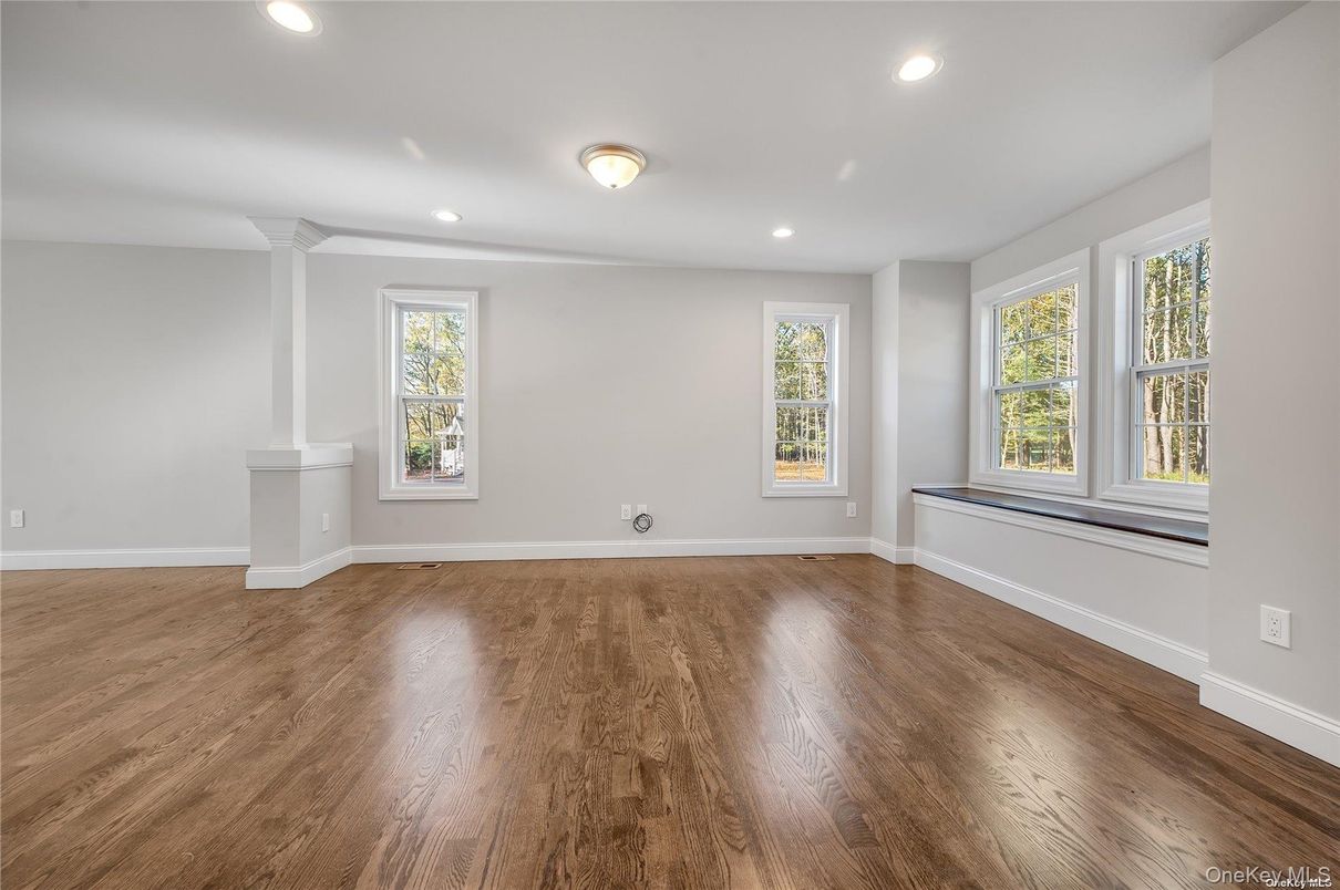 Empty room, Interior, Recessed Lighting, Wood Texture Flooring