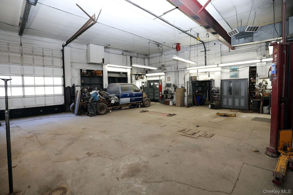 Garage, Interior