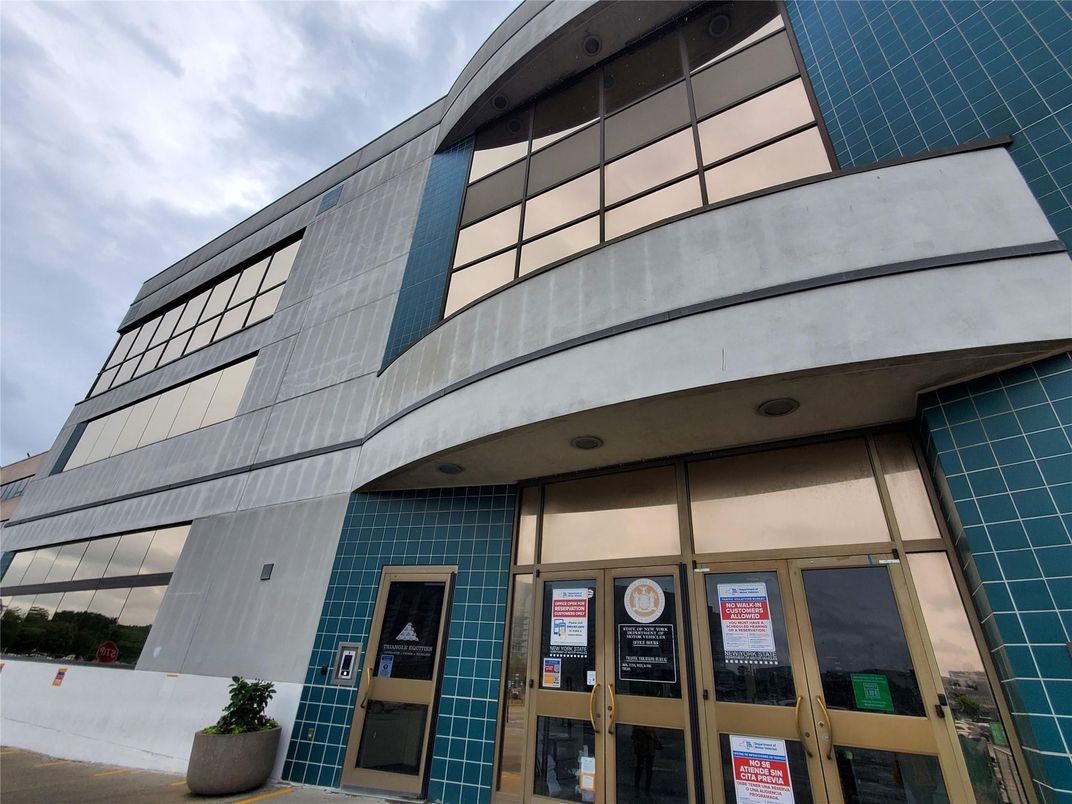 Exterior, Facade, Highrise