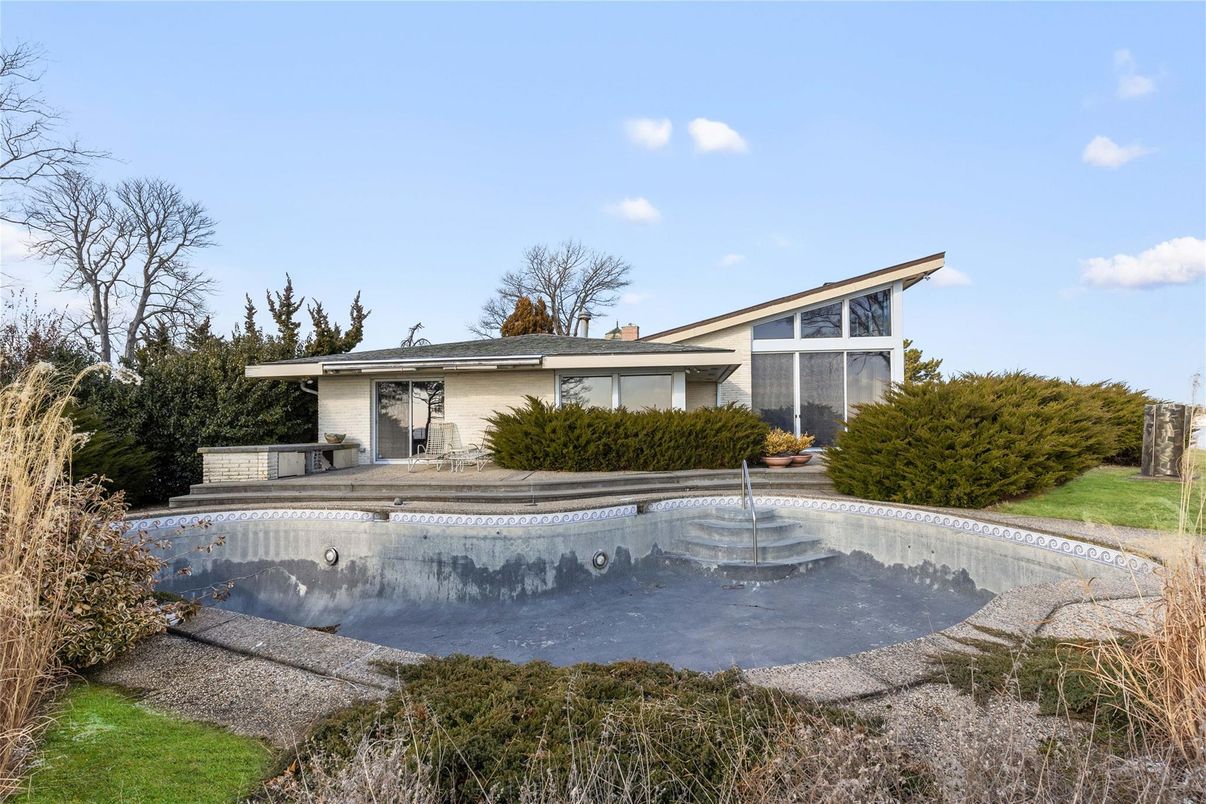 Backyard, Exterior, Pool