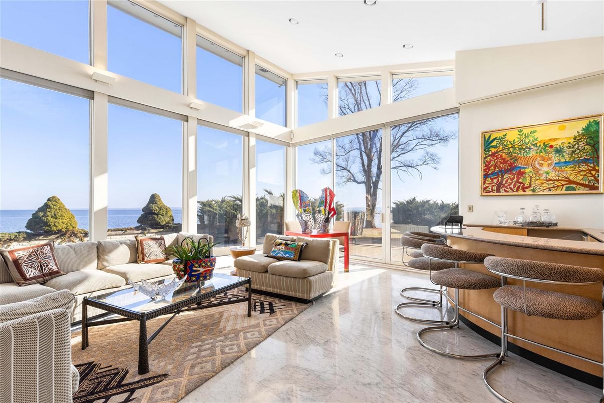 Interior, Living room, Recessed Lighting, Sun Room, Water