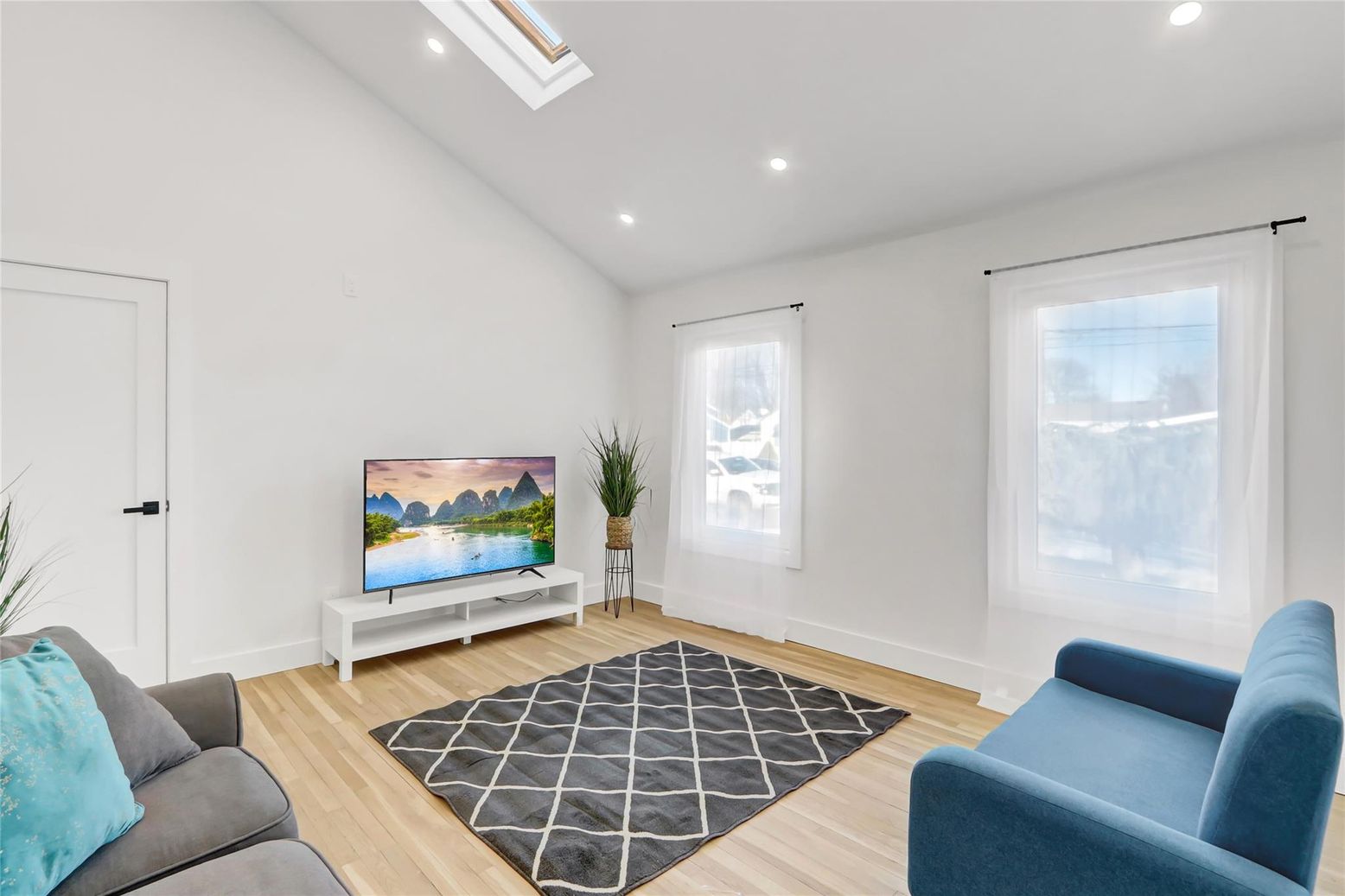 Interior, Living room, Recessed Lighting, Wood Texture Flooring