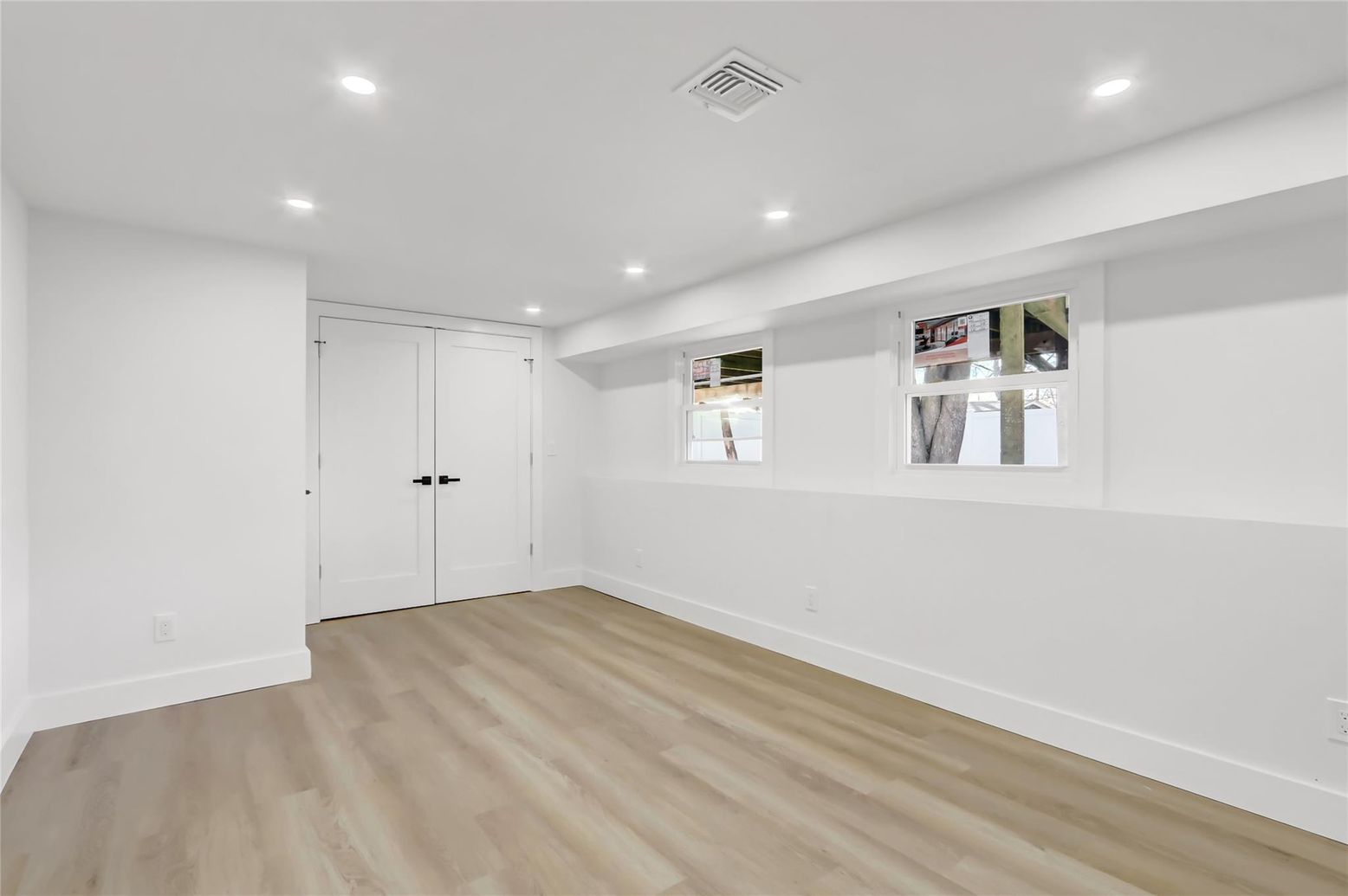 Empty room, Interior, Recessed Lighting, Wood Texture Flooring