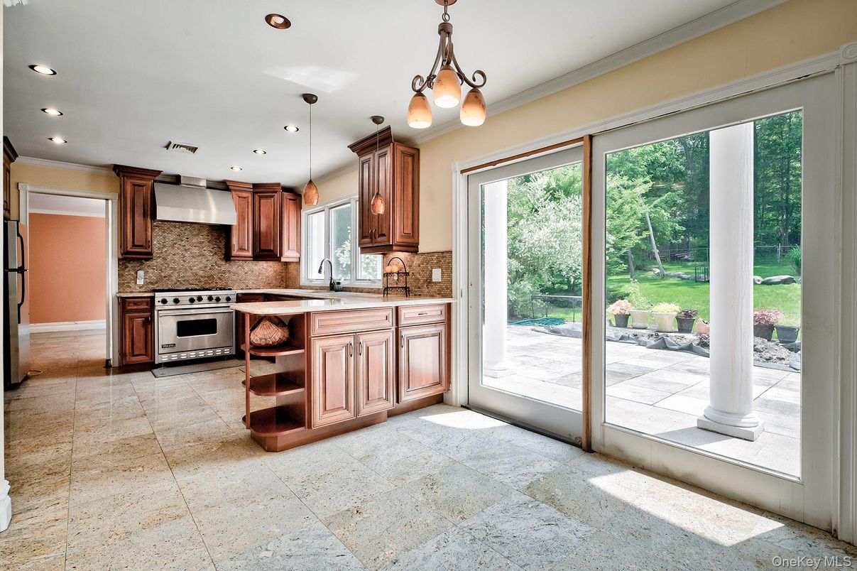 Interior, Kitchen, Pendant Lights, Recessed Lighting, Stainless Steel Appliances