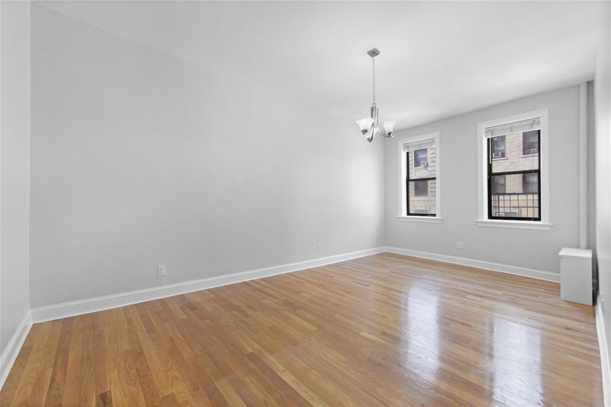 Empty room, Interior, Pendant Lights, Wood Texture Flooring