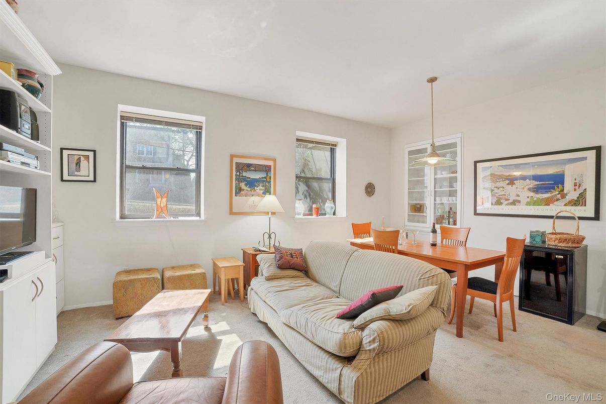 Dining room, Interior, Living room, Pendant Lights