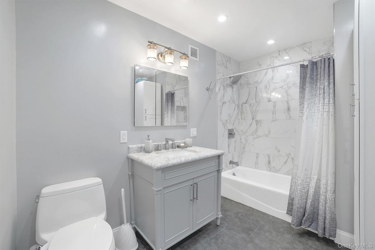 Bathroom, Interior, Marble Walls, Recessed Lighting