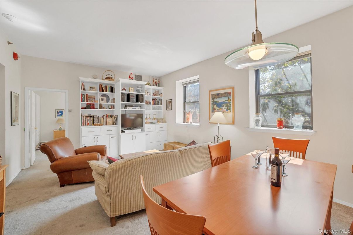 Dining room, Interior, Living room, Pendant Lights